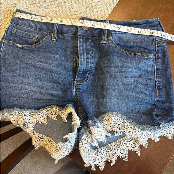 Jessica Simpson lace shorts - Picture 6 of 6